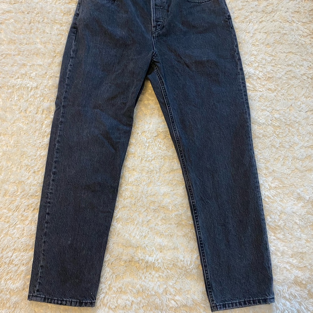 Everlane Women's Straight Leg Jeans in Washed Black - Picture 6 of 6